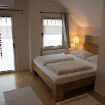 Dvorec krevet i doručak 3*