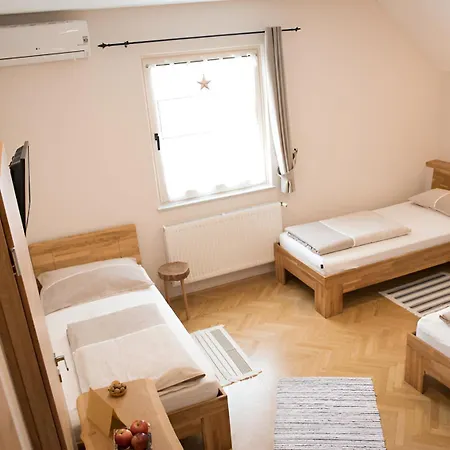 Bed & Breakfast Dvorec Petrovce