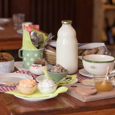 Dvorec Bed & Breakfast 3*