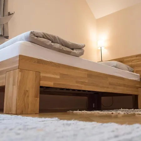 Dvorec Bed & Breakfast 3*