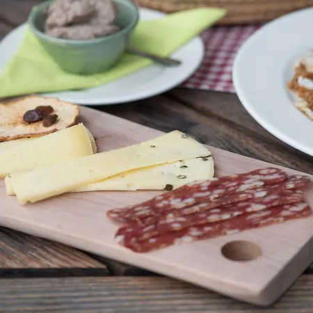 Bed & Breakfast Dvorec Petrovce