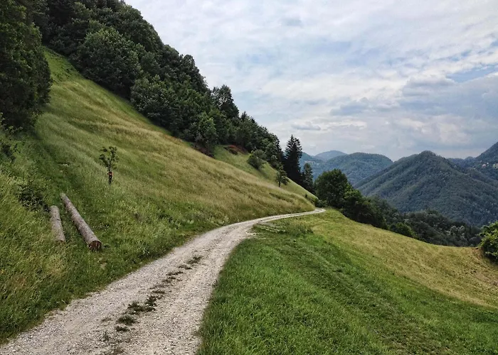 Dvorec Bed & Breakfast 3*