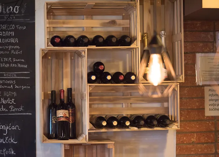 Dvorec Bed & Breakfast 3*