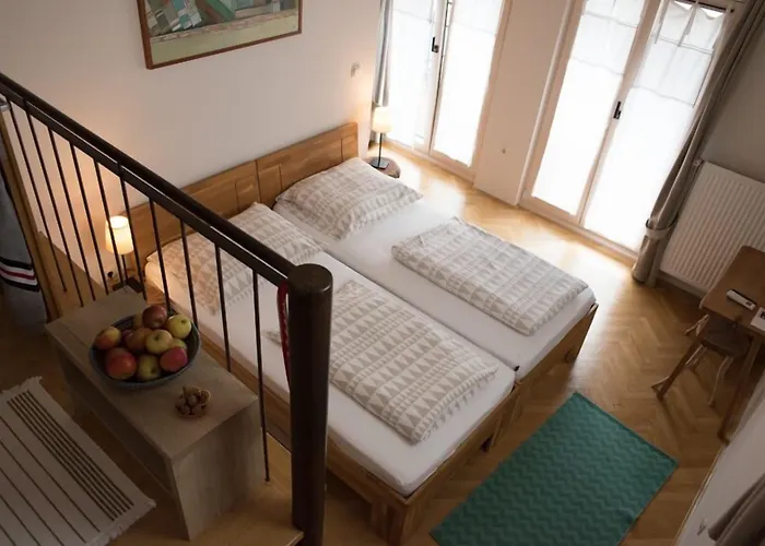 Dvorec Bed & Breakfast 3*