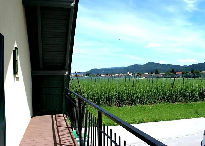 Dvorec Bed & Breakfast 3*