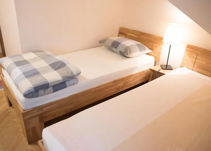 Dvorec Bed & Breakfast 3*