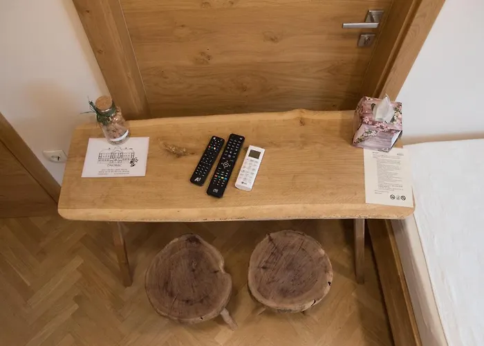 Dvorec Bed & Breakfast 3*
